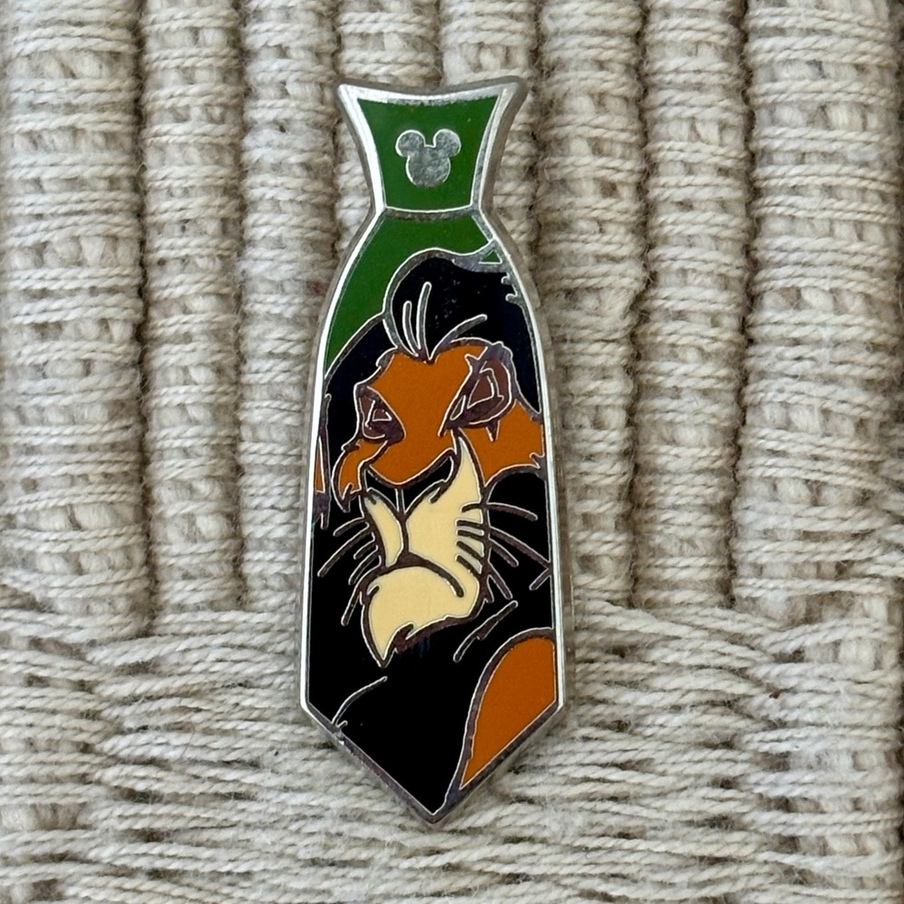 DISNEY 2015 The Lion King’s Scar Villains Necktie Pin